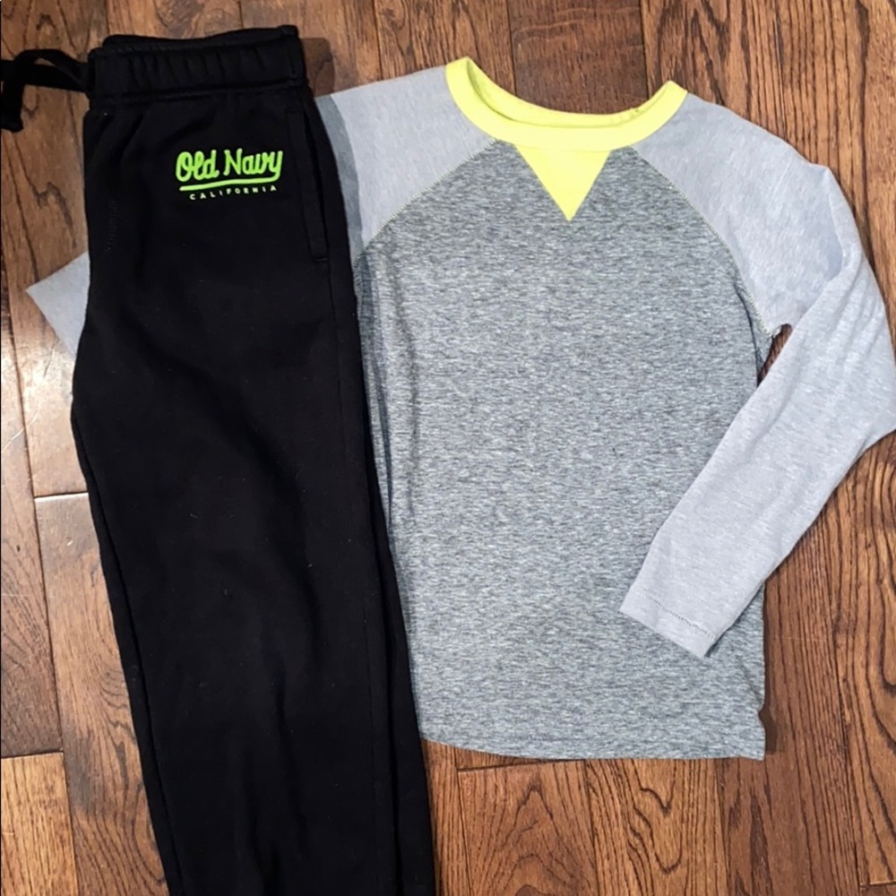 BOYS Old Navy Bundle 5T | comfy sweatpants & tee